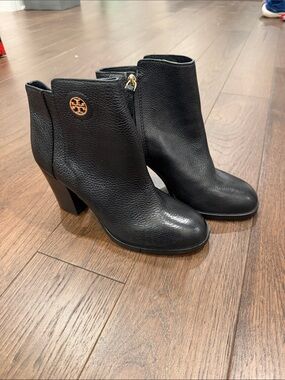 Tory Burch Black Junction Ankle Booties Womens Size 9 - C39-137